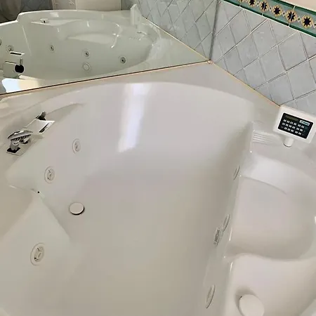 Vela Sea Bed & Breakfast 4*